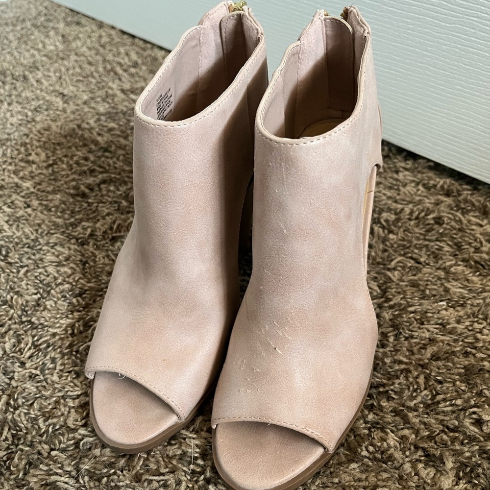 Blush pink sandal heels size 5.5
